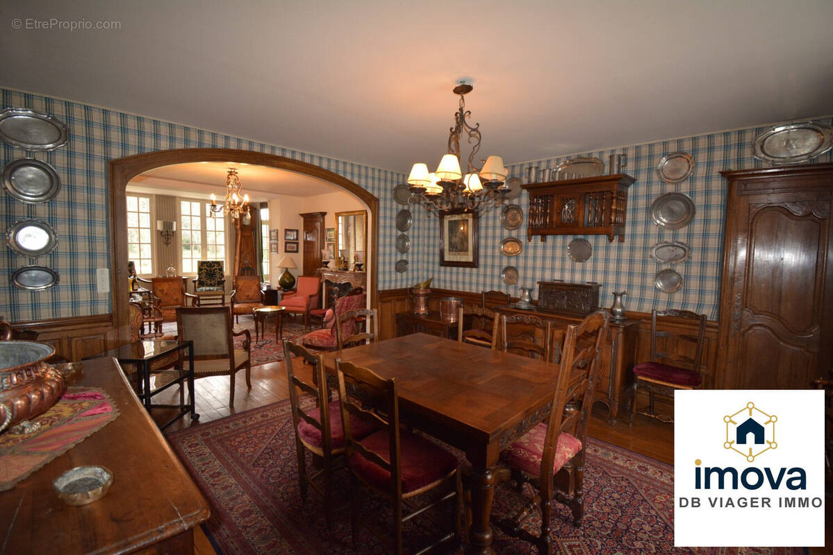 Salle à manger - Maison à COSNE-D'ALLIER