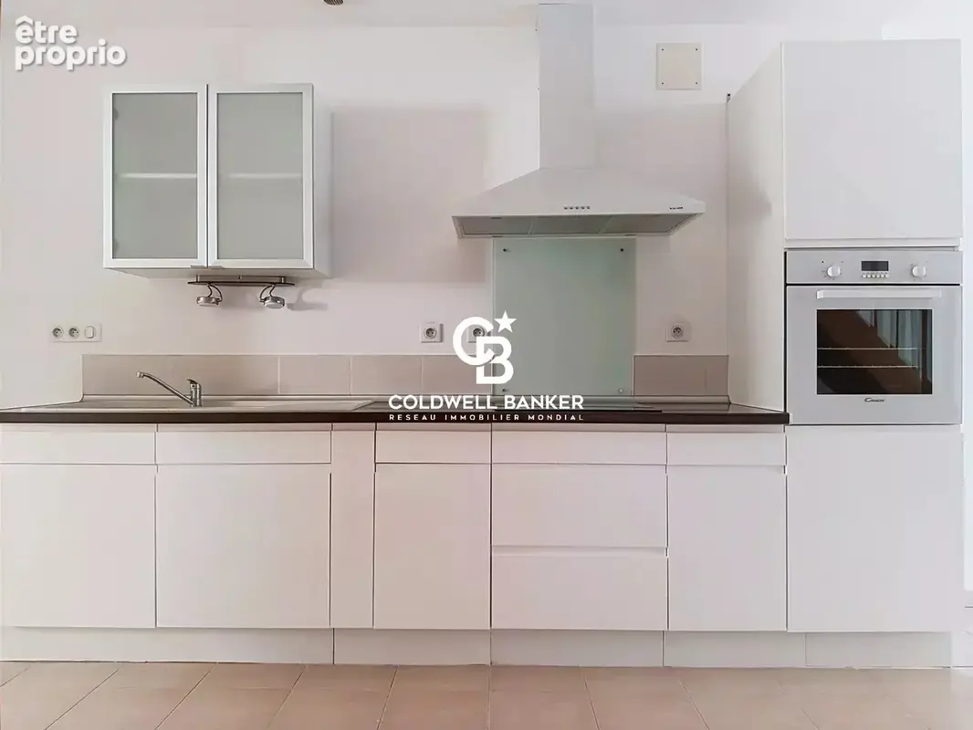 À vendre à Cognac — Charmante maison de ville, idéal premier achat ou investissement locatif ! - photo 4