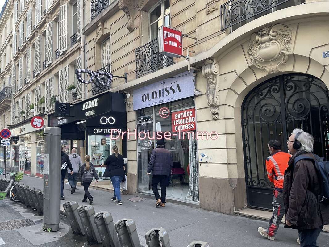 Commerce à PARIS-9E
