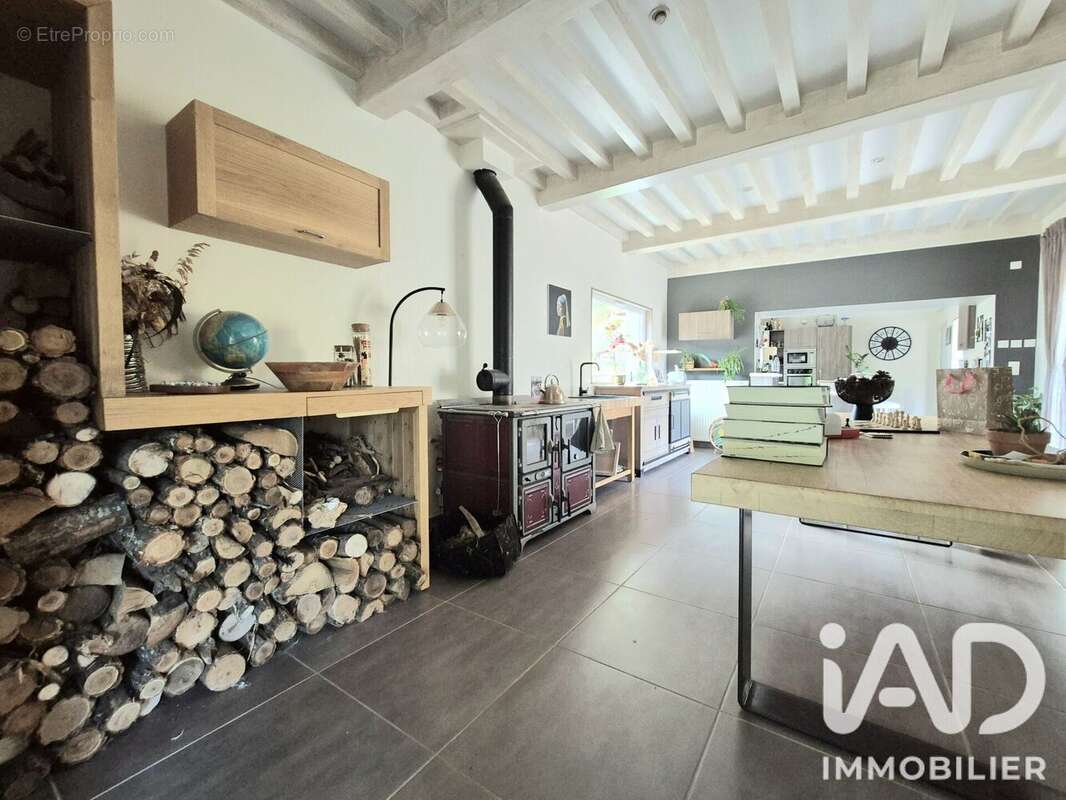 Maison 208 m² à Grezolles  - photo 5