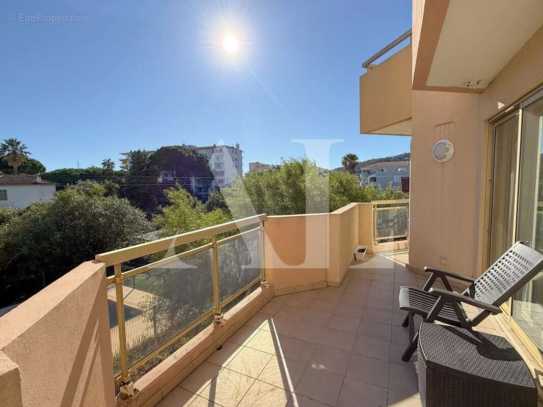 Appartement à VALLAURIS