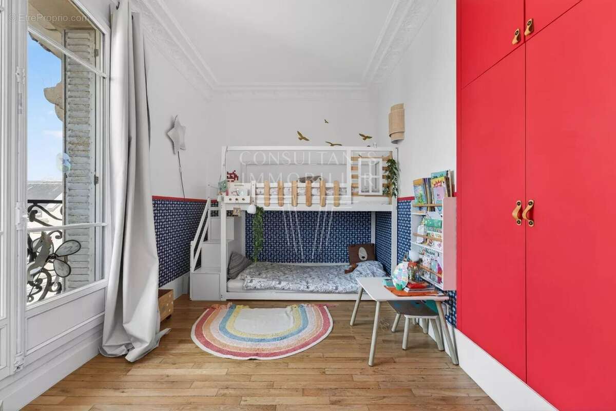 Appartement à LEVALLOIS-PERRET