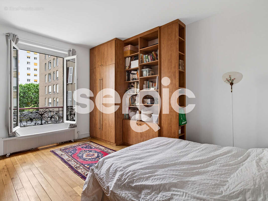 Appartement à PARIS-14E