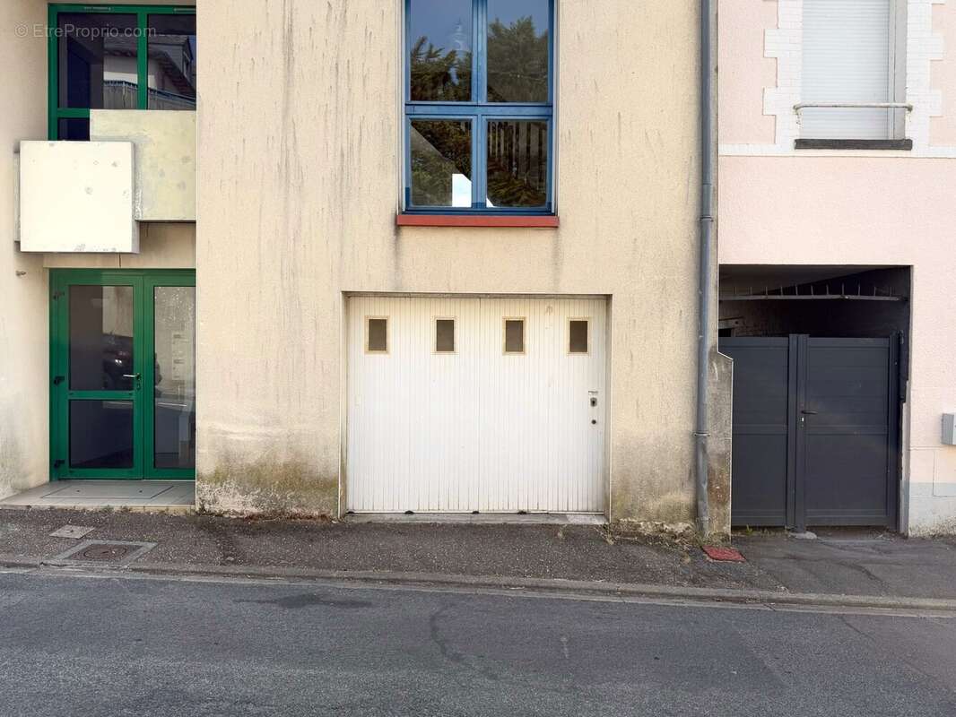 Parking 29 m² à Bain-De-Bretagne  - photo 4