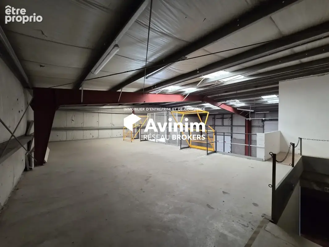 Commerce 865 m² à Meythet  - photo 9