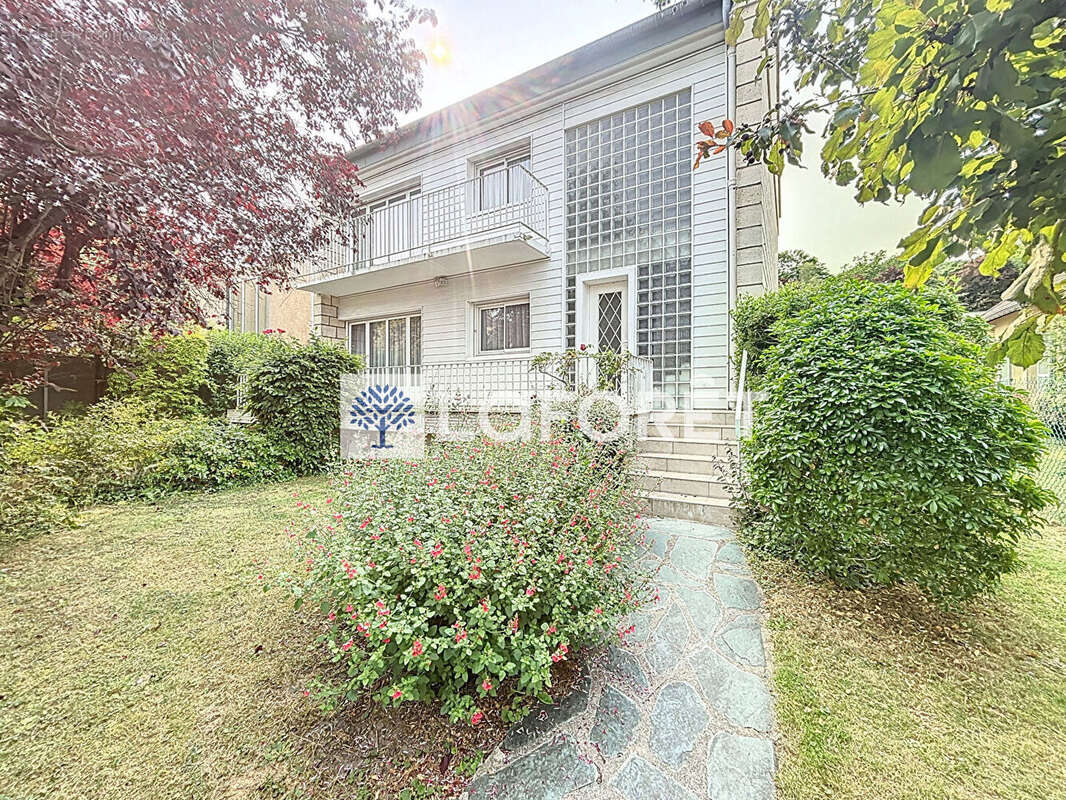 Maison à LOUVECIENNES