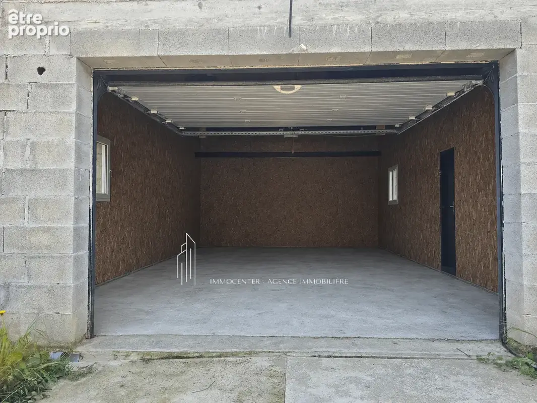 Maison de charme au calme - Terrain constructible de 1550 m2 - Saint-Uze. IMMOCENTER CHANAS - photo 4