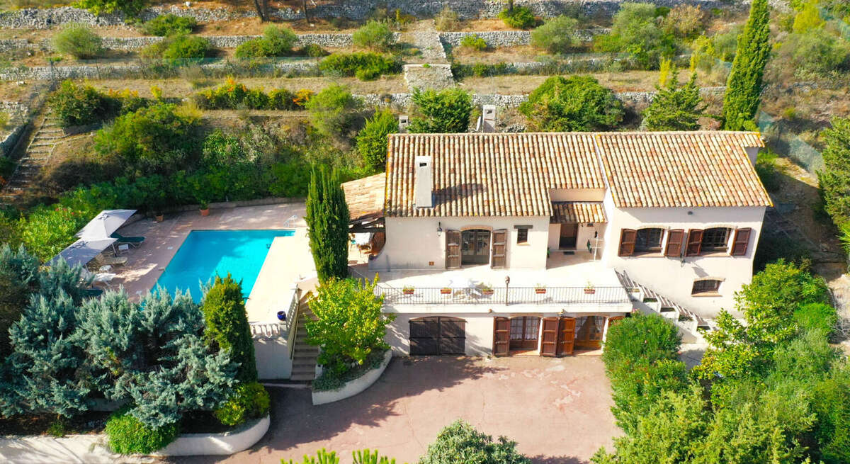 Maison de 176 m² avec piscine et terrain de 2509 m² - photo 18