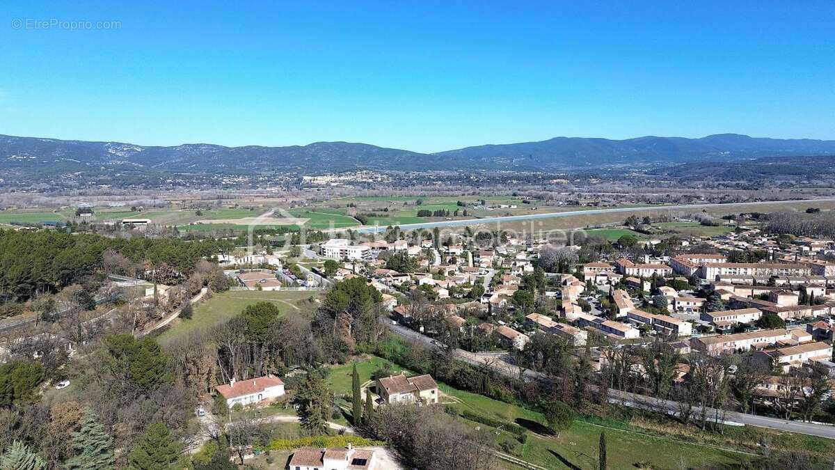 Terrain à LA ROQUE-D'ANTHERON