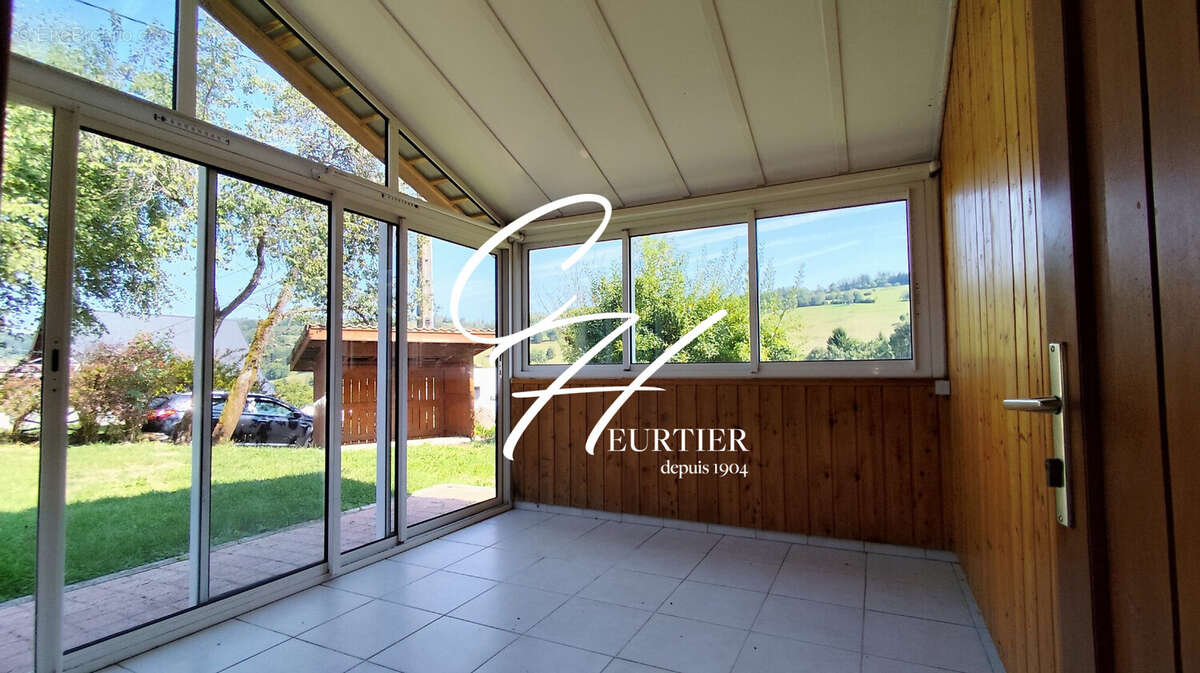 Maison à LA COMBE-DE-LANCEY