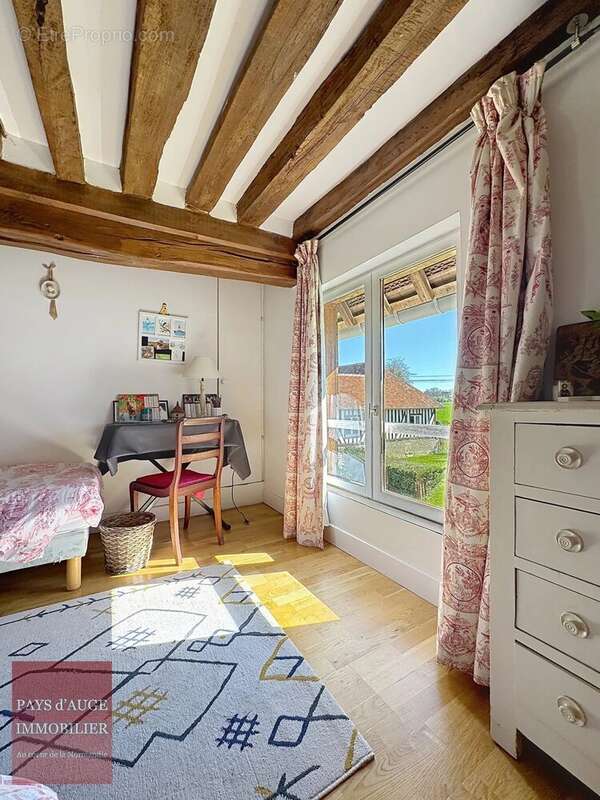 Maison à SAINT-GEORGES-EN-AUGE