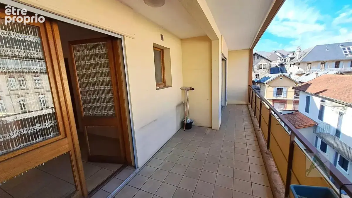 CHAMBERY- T3 avec balcon et parking - photo 8