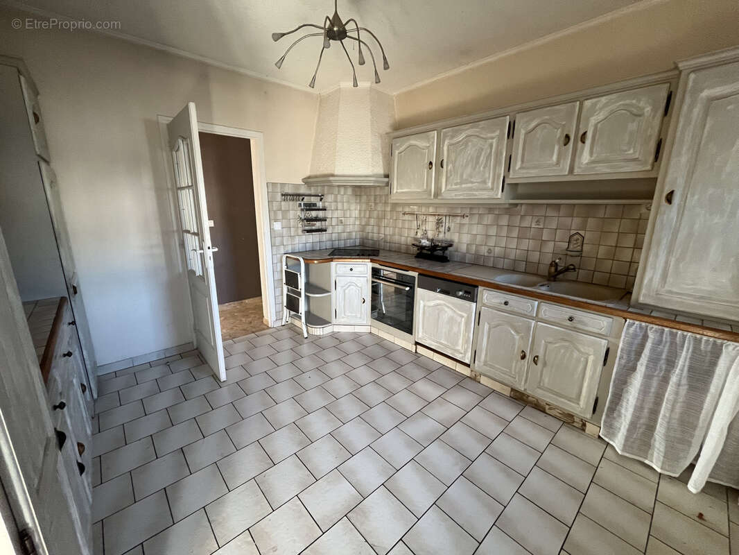 Maison à PARAY-VIEILLE-POSTE