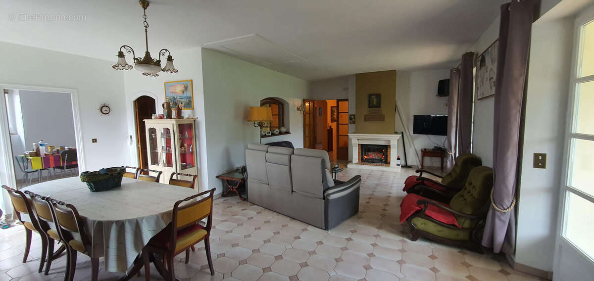Maison à SAINT-VITE