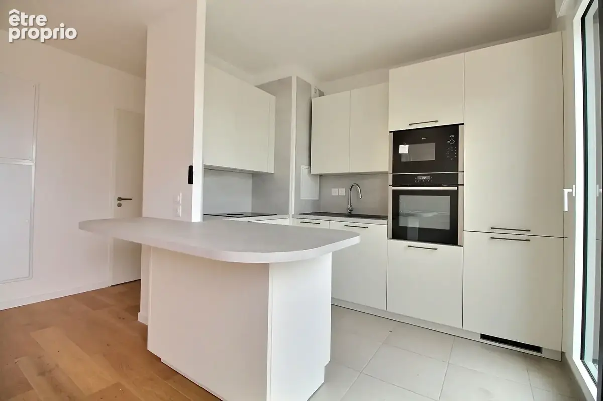 rue de Chatou 3 pièces 66 m² - Dernier étage - Terrasse - Parking - Tram T2 - photo 4