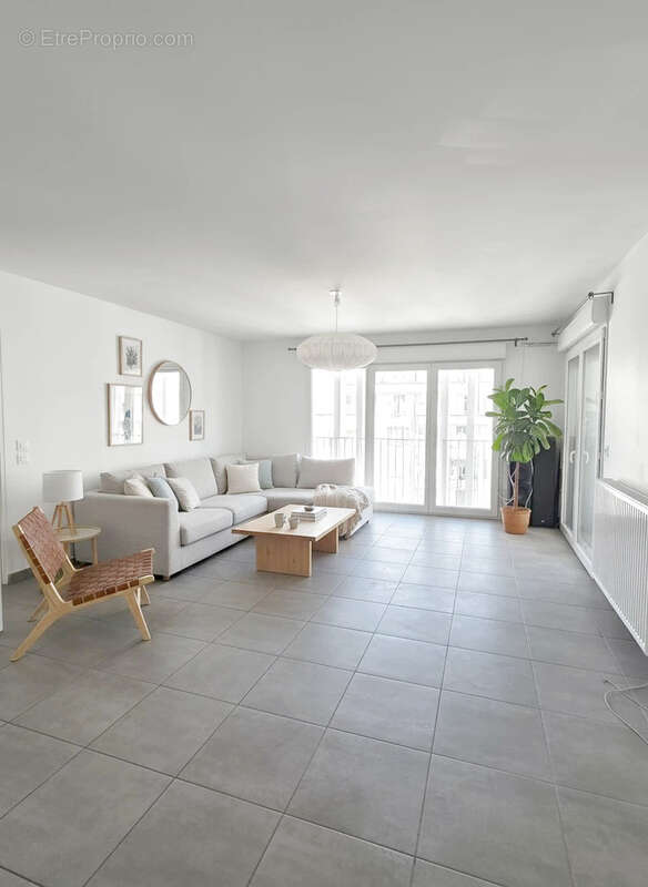 Appartement à MARSEILLE-2E