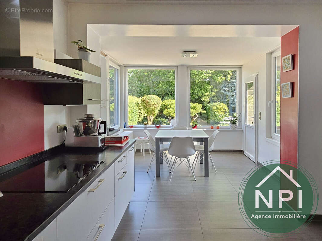 Maison à VAUX-LE-PENIL