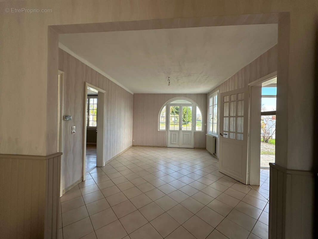 Maison à LA ROCHE-CHALAIS