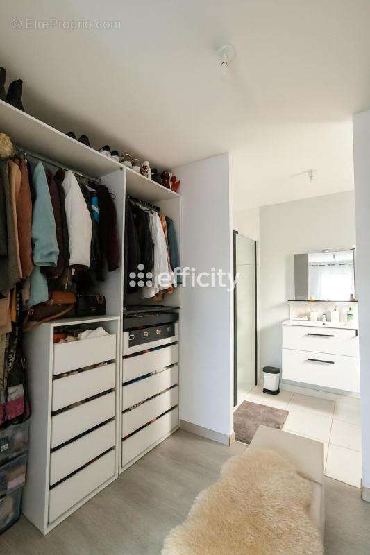 Maison à NEUVILLE-DE-POITOU