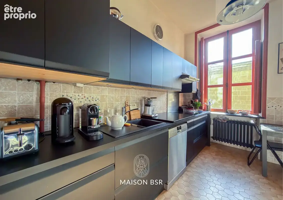 Appartement Nantes - Spacieux T6 de 154 m² avec cachet de l'ancien : 4 chambres, triple exposition et annexes - photo 4