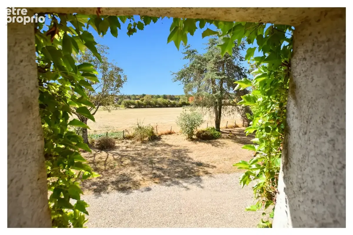 Maison en pierres de 120 m2 avec 5112 m2 de terrain SAINT EMILAND (71) - photo 5