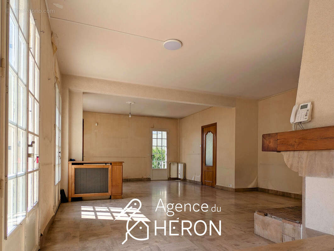 Maison 171 m² à Ormesson  - photo 4