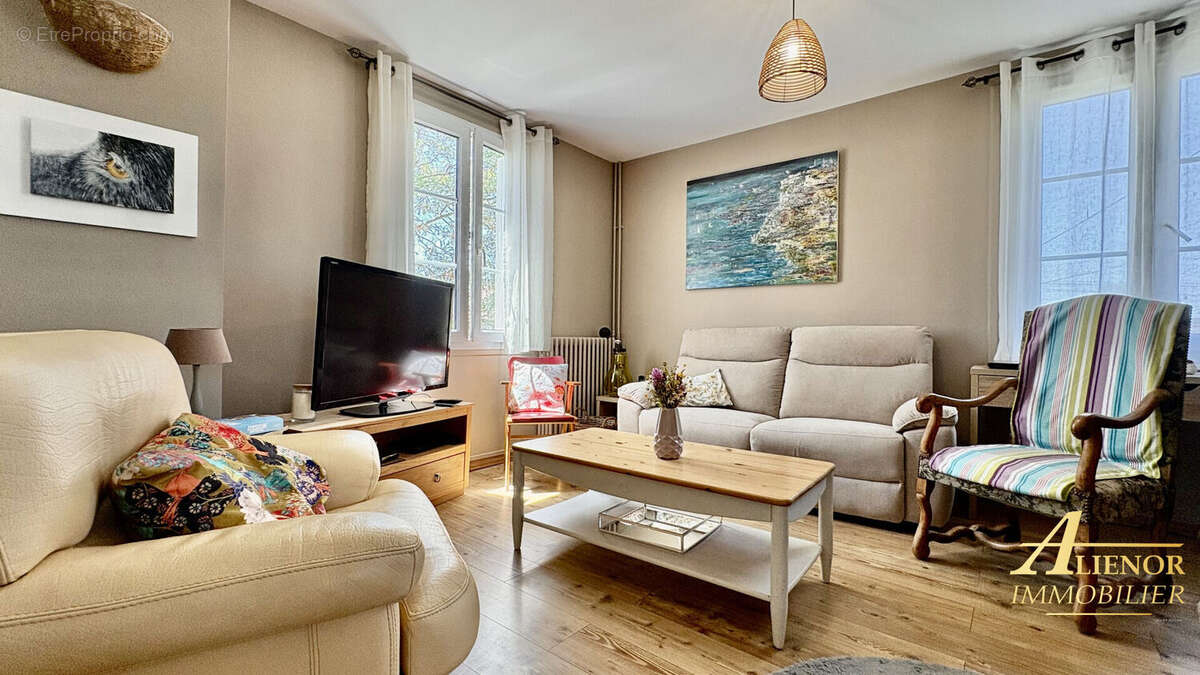 Maison à COULOUNIEIX-CHAMIERS