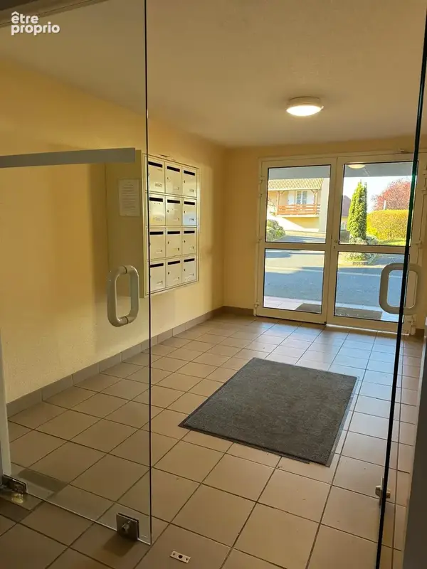 Appartement 2 pièces de 54 m2 avec terrasse, garage, parking et cave. - photo 5