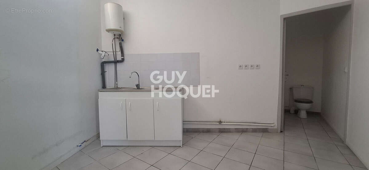 Local commercial Aubergenville 55 m2 de surface utile. - photo 4
