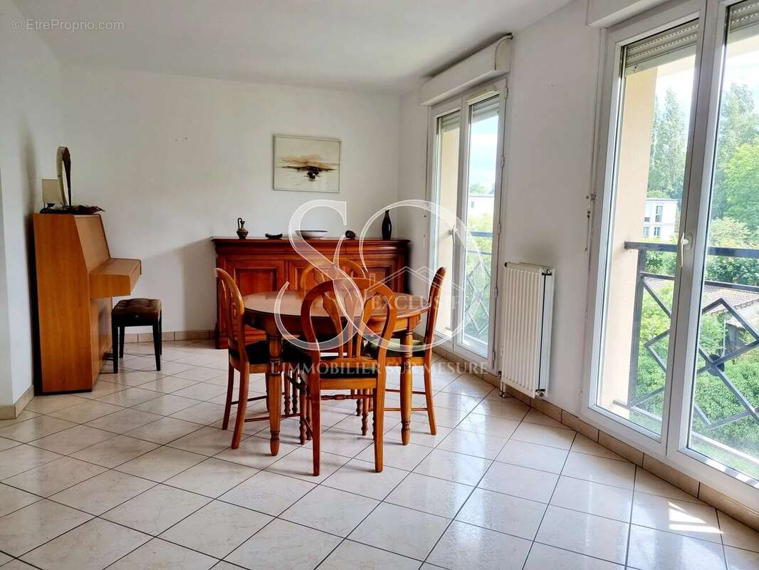 Appartement à VERNEUIL-SUR-SEINE
