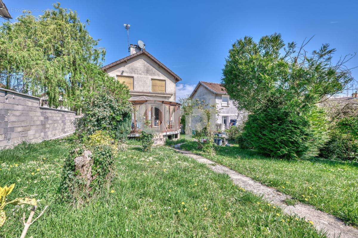 Maison à VILLEMOMBLE