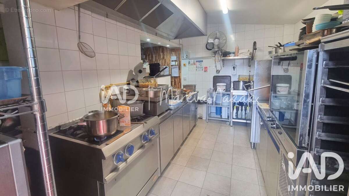 Commerce 110 m² à Frejus  - photo 3