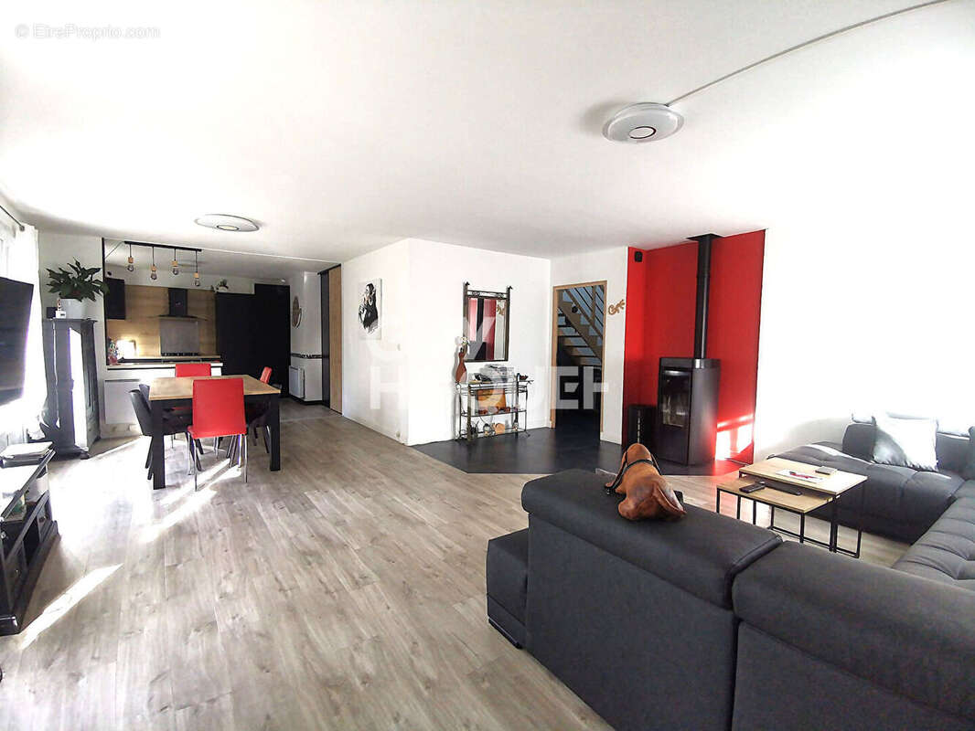 Maison à LA CHAPELLE-D&#039;ARMENTIERES