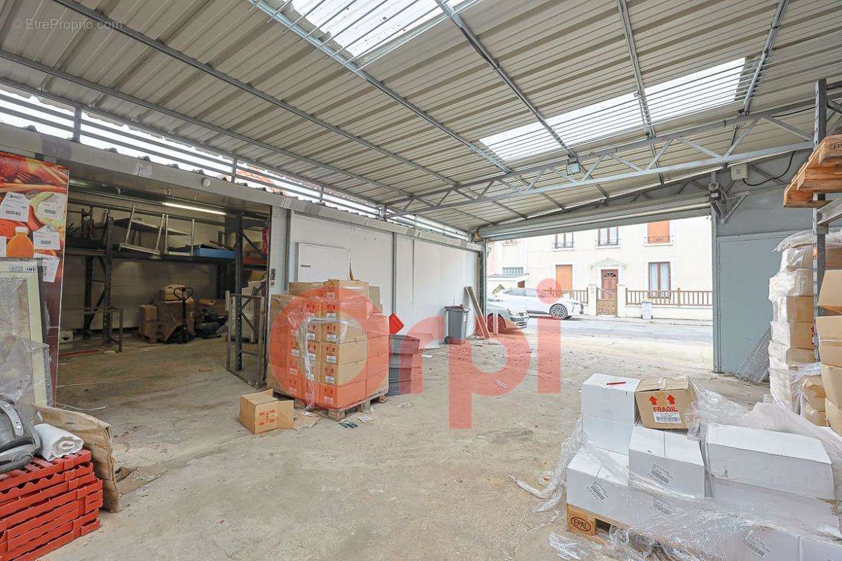 Commerce à IVRY-SUR-SEINE