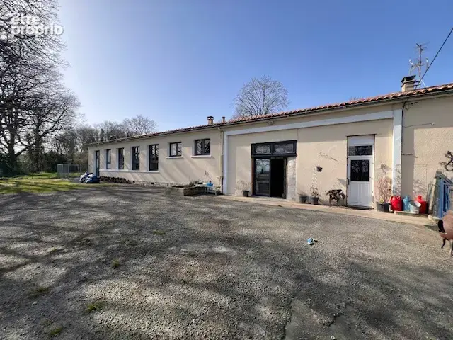 Maison de campagne avec vue degagee, grande dependance attenante et garage - photo 5