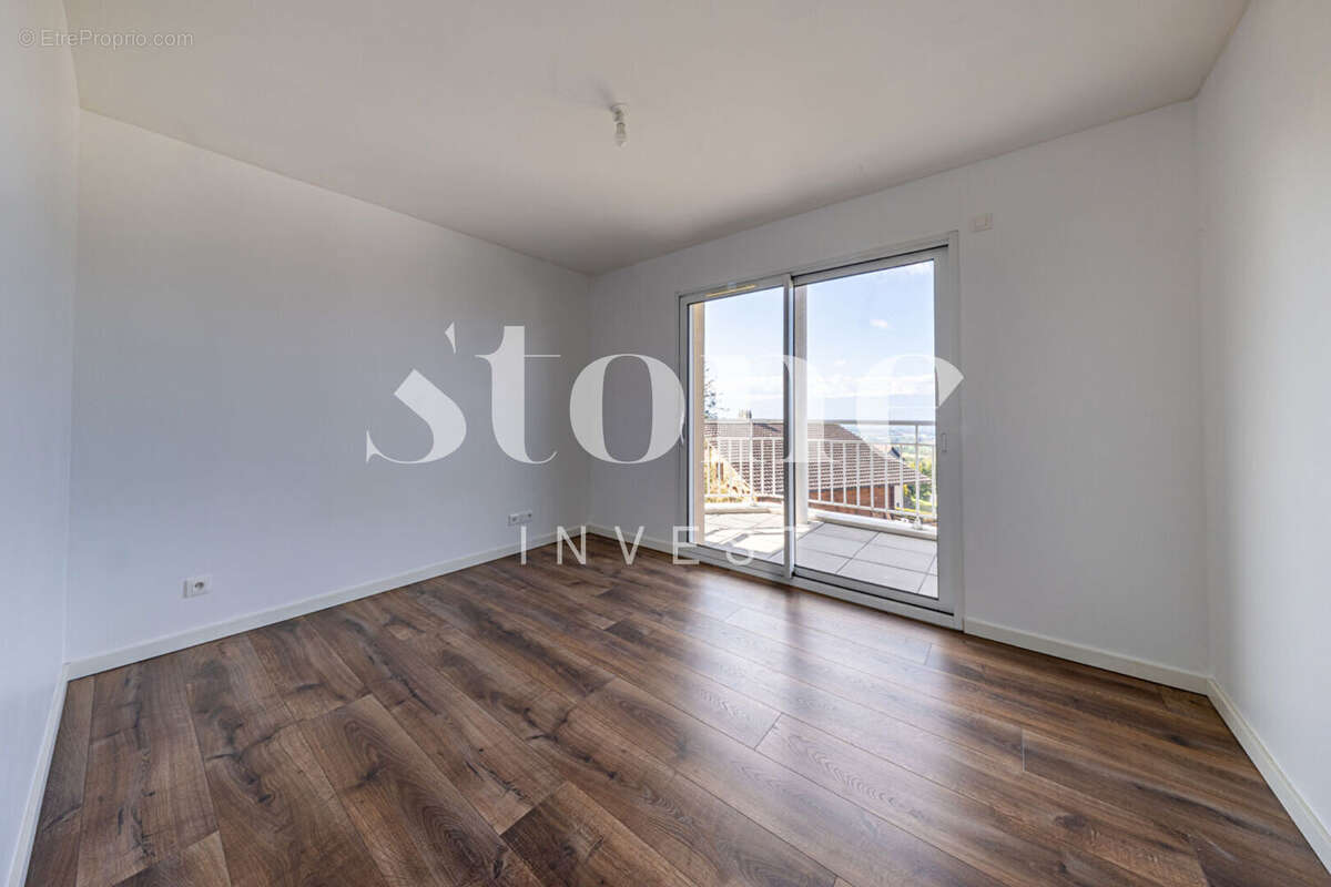 Maison à COLLONGES-SOUS-SALEVE