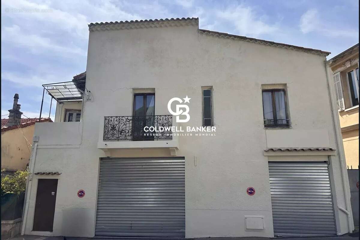 Unique à Cannes maison de ville  avec près de 300 m² de garages et stockage - photo 2