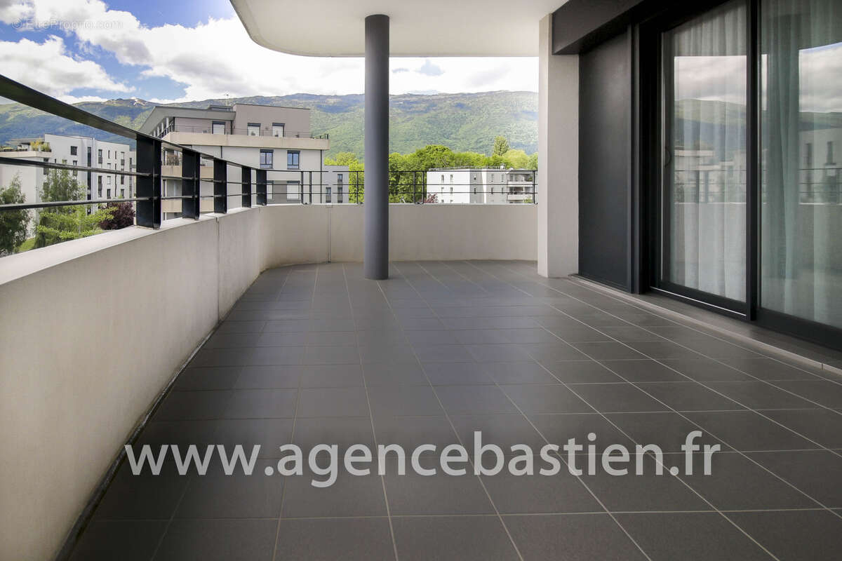 Appartement à SAINT-GENIS-POUILLY