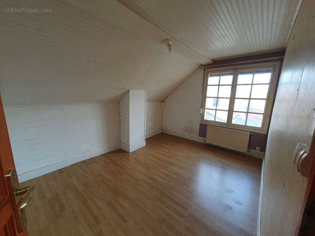 Maison à SAINT-QUENTIN