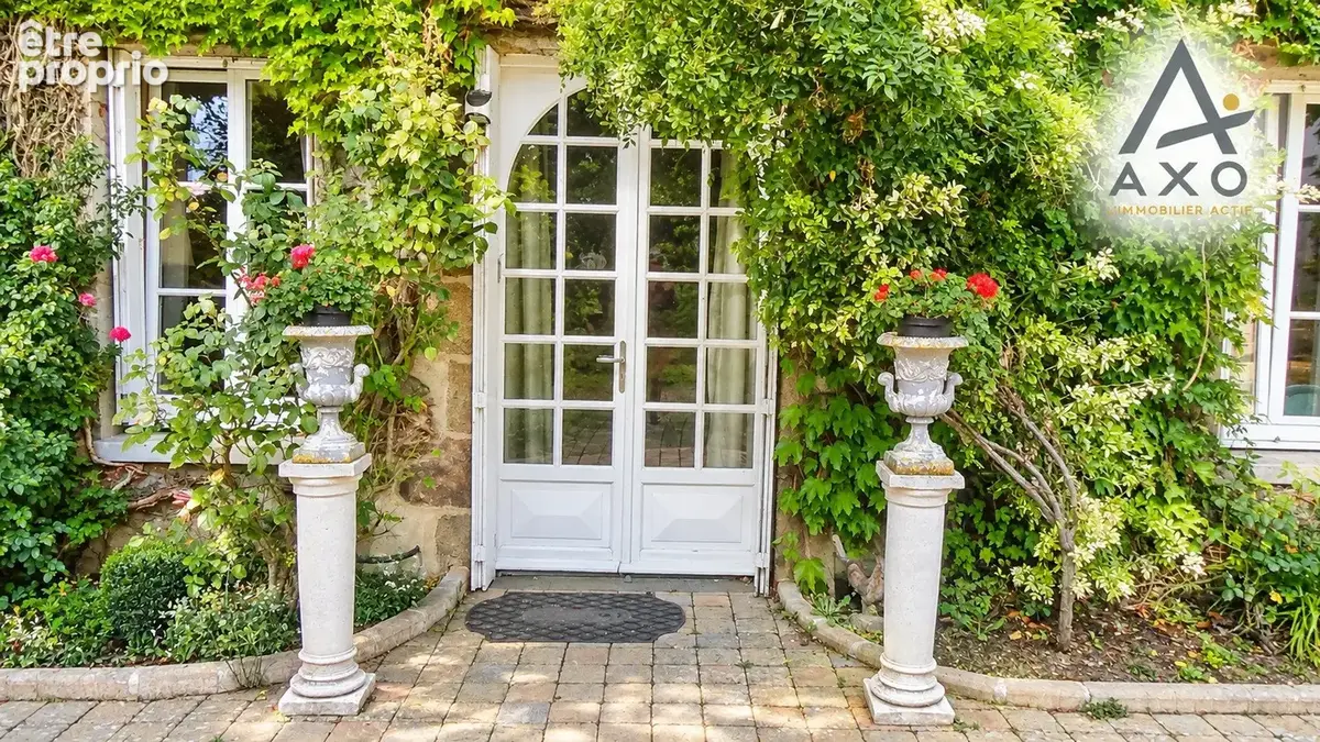 Maison Bourgeoise de 1870, ses greniers, sa cave de 74m2, sa grange et sa dépendance déjà rénovée - photo 2