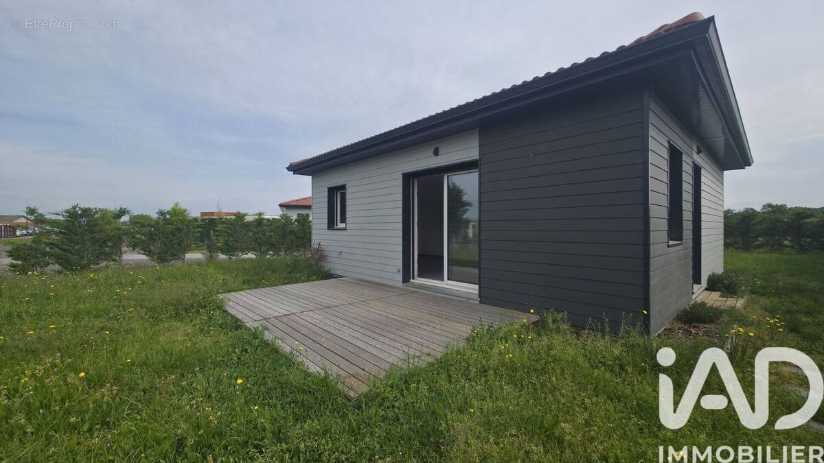 Photo 1 - Maison à MONTROND-LES-BAINS