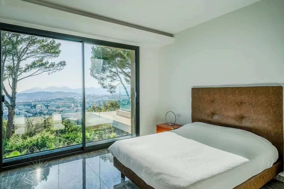 Maison à MOUGINS