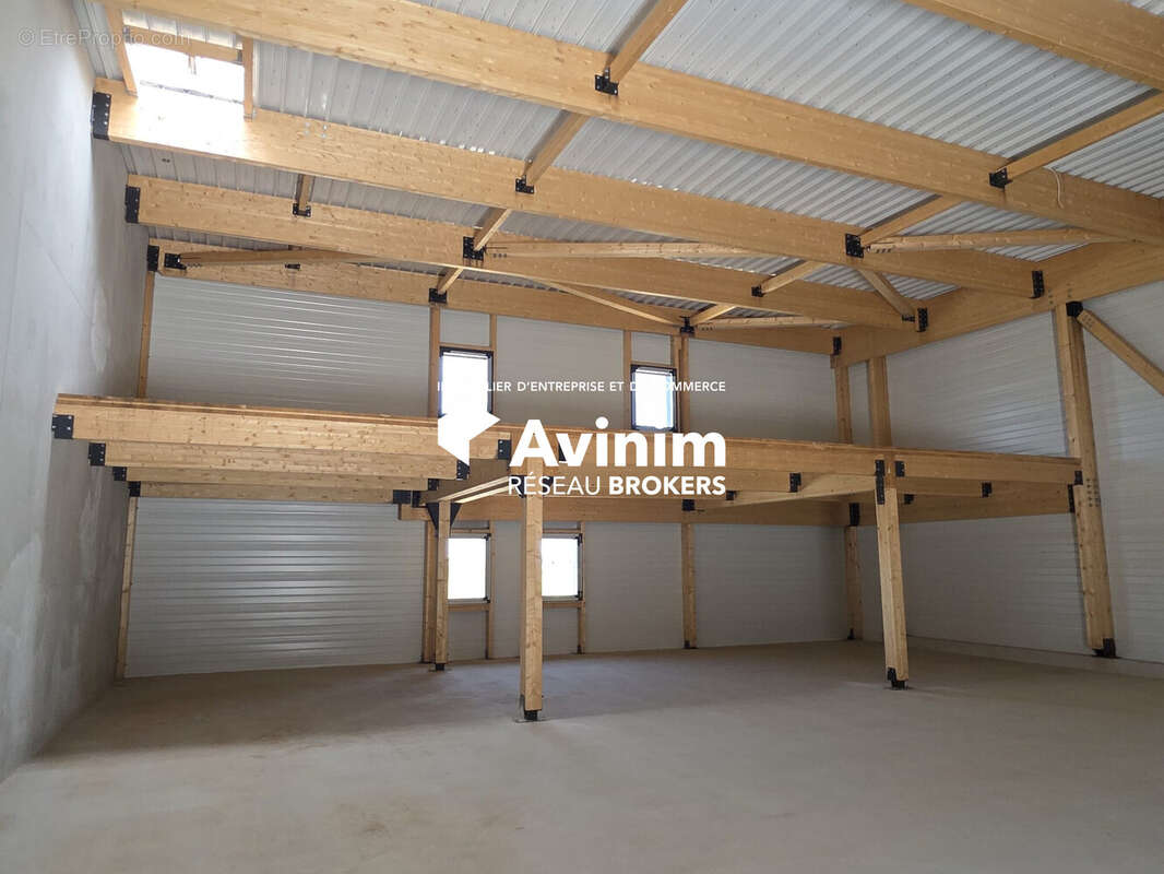 Commerce 290 m² à Montpellier  - photo 2