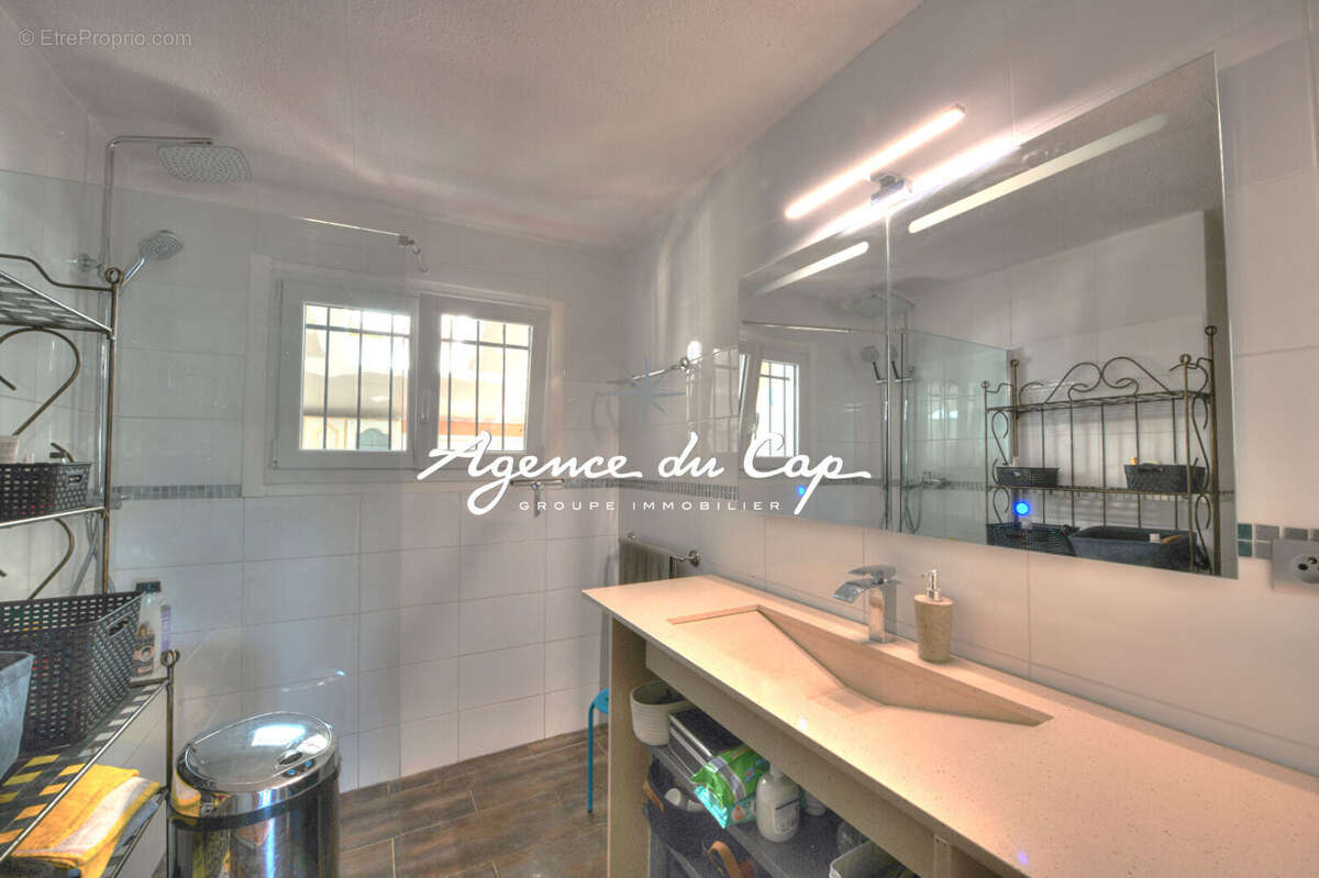 Maison à ROQUEBRUNE-SUR-ARGENS