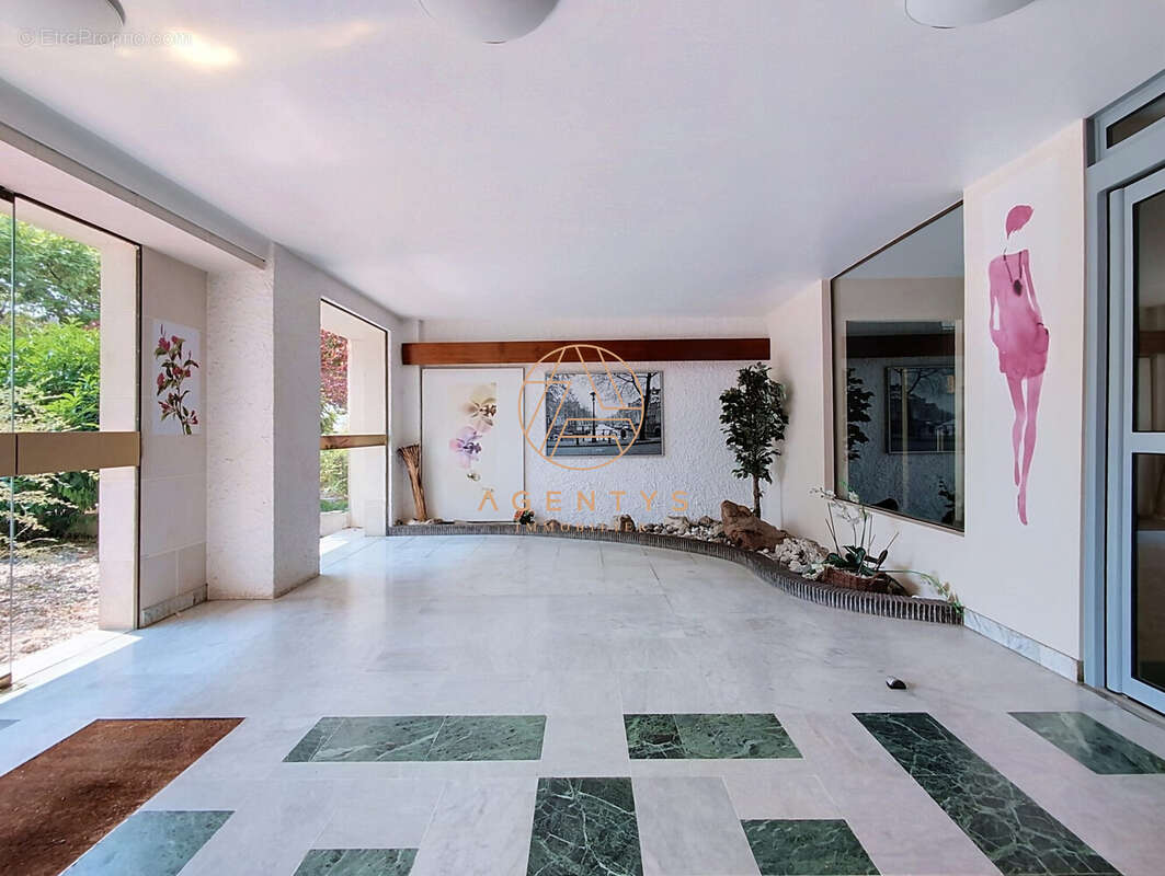 Appartement 89 m² à Saint-Maur-Des-Fosses  - photo 9