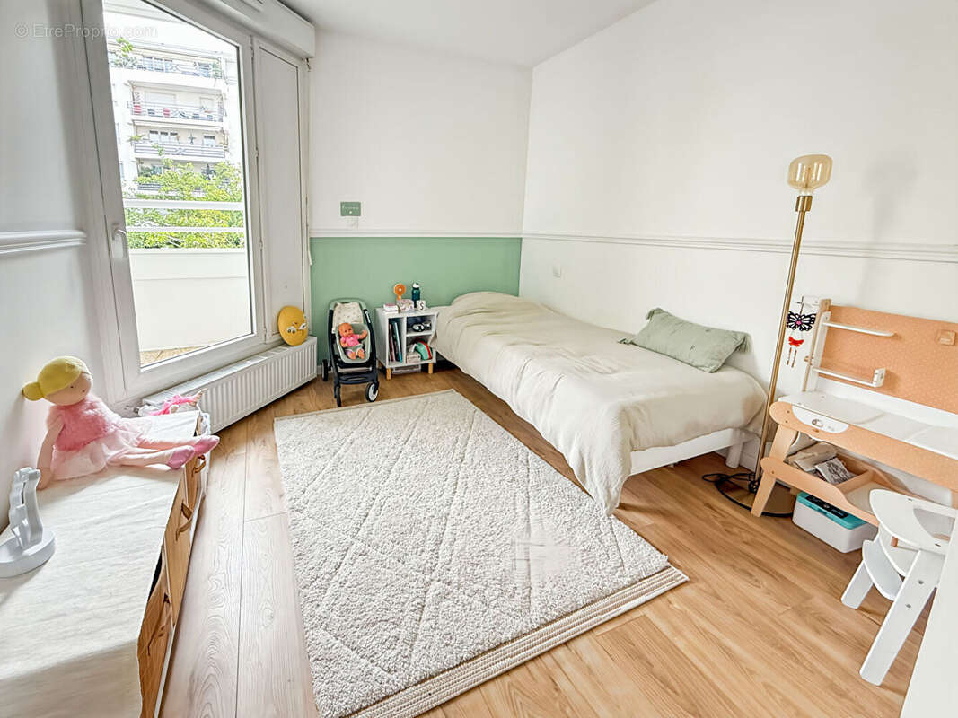 Appartement à COURBEVOIE