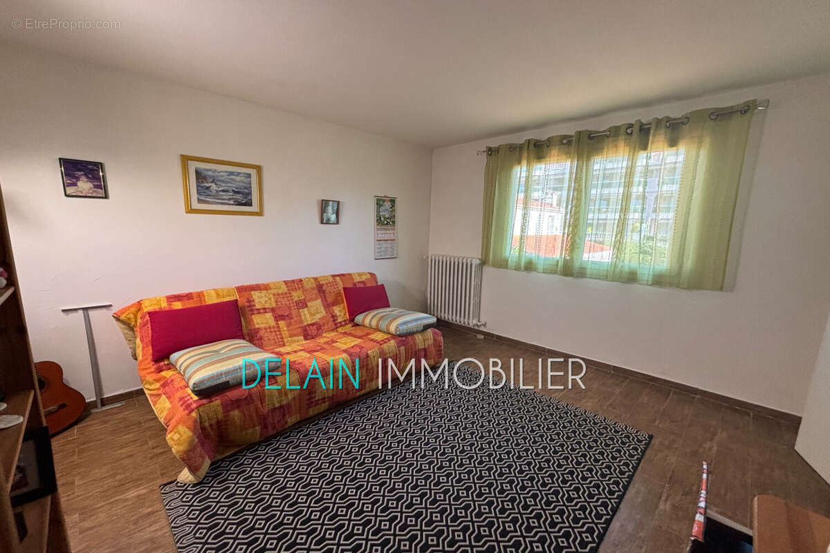 Maison à SAINT-LAURENT-DU-VAR