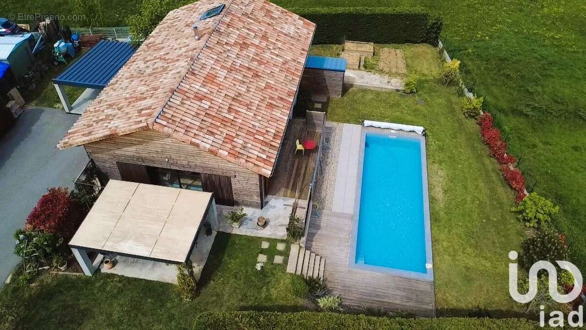 Photo 3 - Maison à SAINT-JEAN-DE-MUZOLS