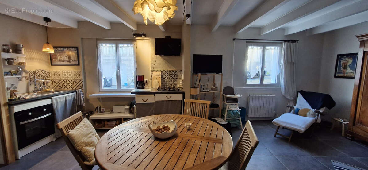 Maison à MORTAGNE-SUR-GIRONDE