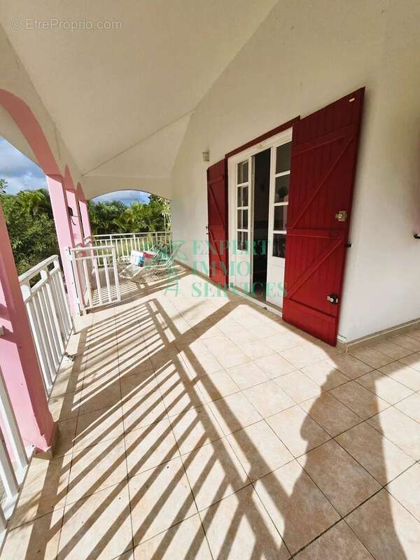 Maison à CAPESTERRE-DE-MARIE-GALANTE